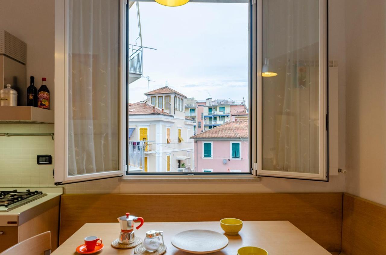 Joivy Apt For 4, Metres From Beach, In Sestri Levante Exterior photo