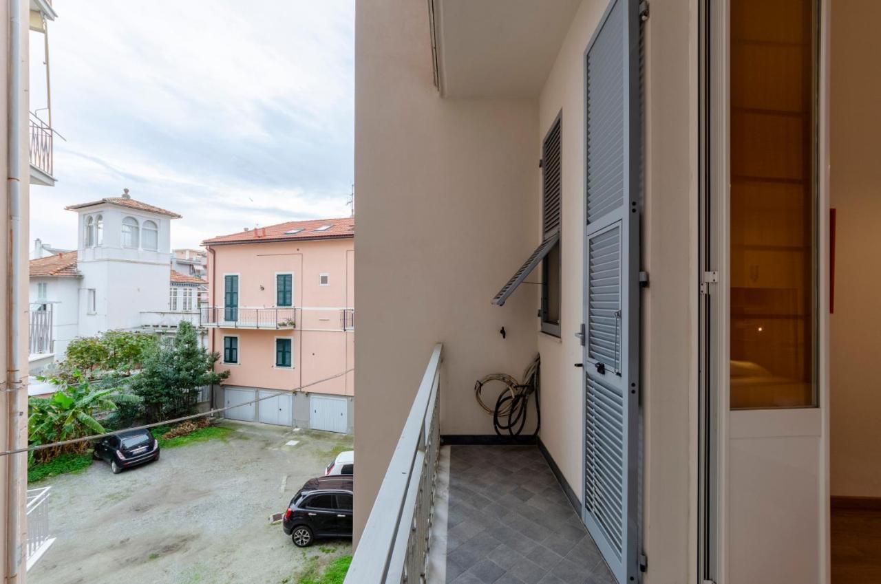 Joivy Apt For 4, Metres From Beach, In Sestri Levante Apartment Exterior photo